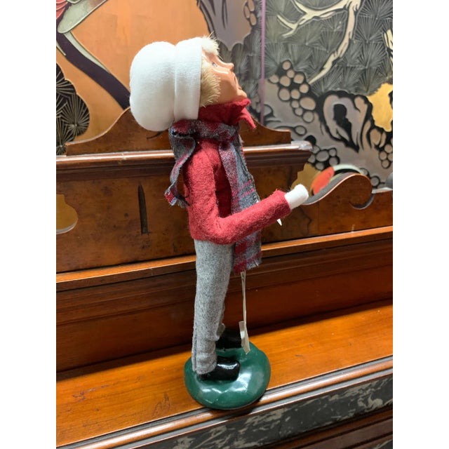 English Byers Choice: 1987 Christmas Caroler Golden Collection For Sale - Image 3 of 7