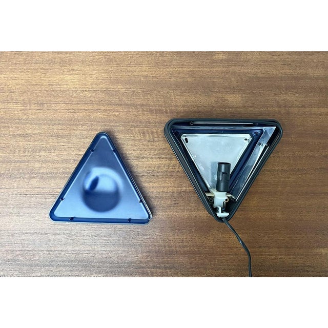 Postmodern Italian Triangular Table Lamp by Daniels Design for Ottika, 1980s For Sale - Image 11 of 18