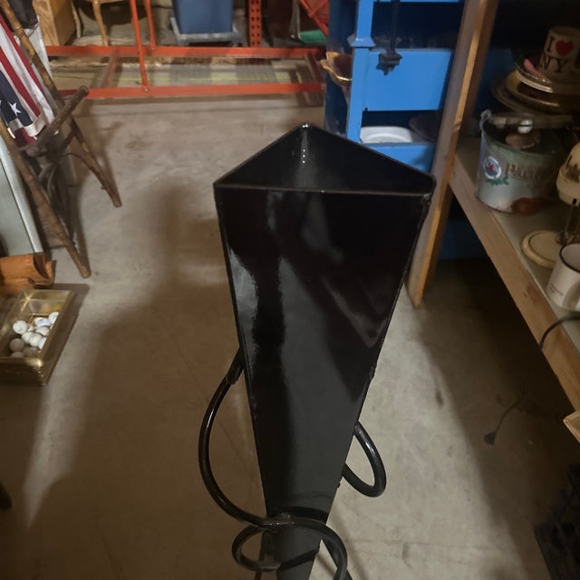 Memphis Style Art Deco Standing Planter For Sale In Atlanta - Image 6 of 7