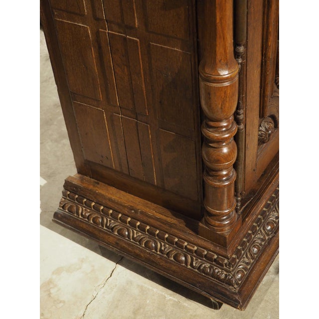 18th Century French Oak Hunt Buffet With Game Bird and Fish Panels For Sale - Image 4 of 18