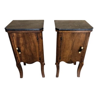Italian Art Deco Nightstands in Burl Walnut with Black Marble Top, 1940s, Set of 2 For Sale