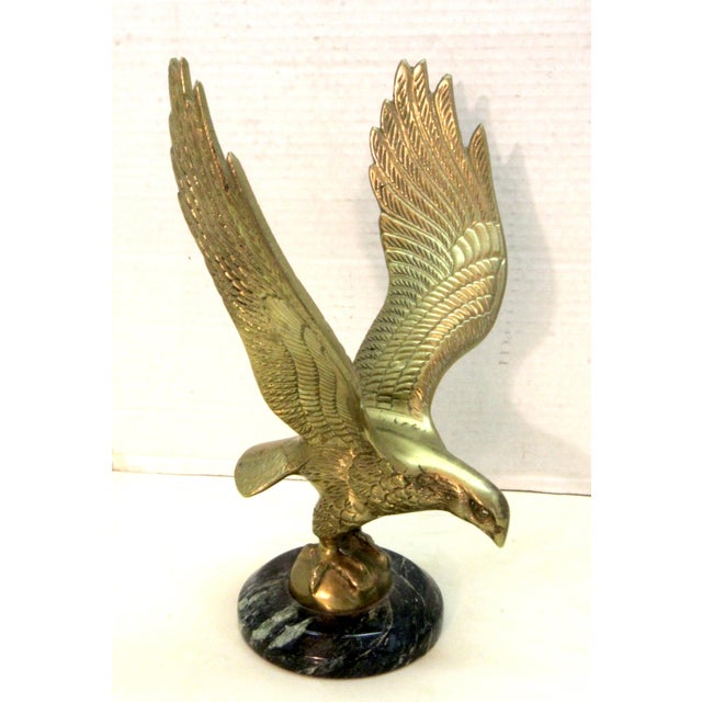 1970s Vintage Cast Brass Eagle With Spanned Wings in Flight – Round Marble Base For Sale - Image 5 of 16