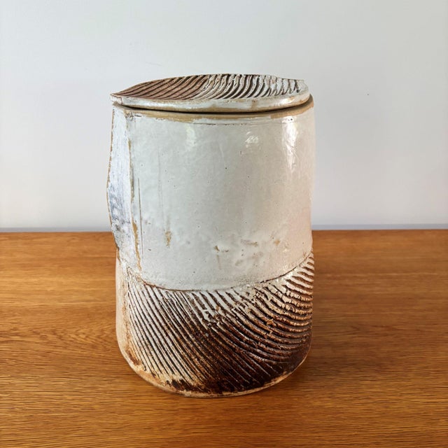Great large ceramic pot, or vase with a lid by ceramic artist petri voet (1943, rotterdam). main colour is white combined...