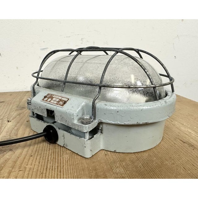 Industrial Cast Aluminium Wall Light with Frosted Glass from Elektrosvit, 1970s For Sale - Image 10 of 17