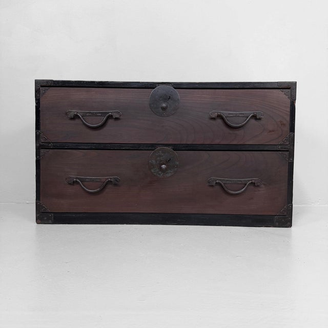 Contemporary Low Japanese Tansu Chest with Two Drawers, 1890s For Sale - Image 3 of 17