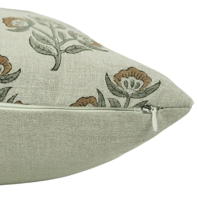 Farmhouse Floral Print Cushion Cover – Thick Linen Fabric 24x24 Inch Bael Patr For Sale - Image 3 of 4