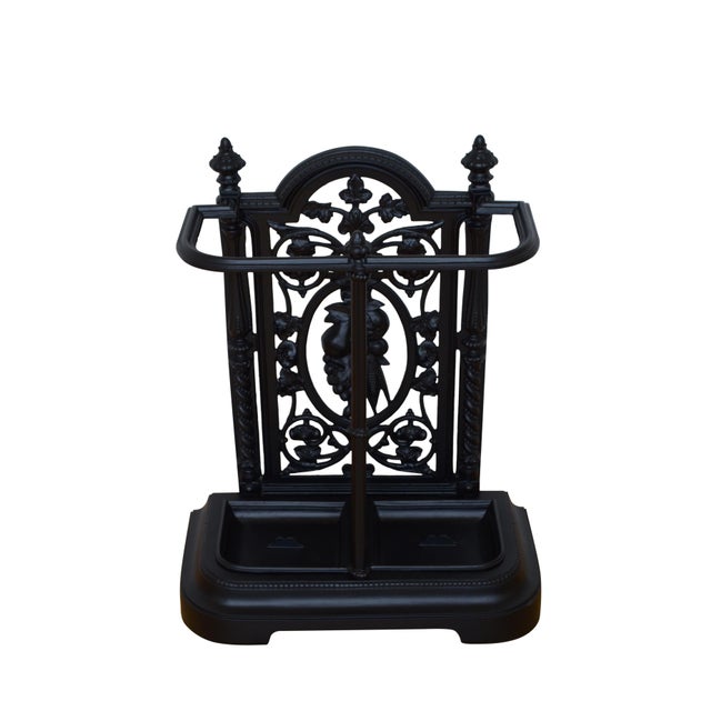 English Victorian Cast Iron Umbrella Stand with Floral Design in Black, 1880 For Sale - Image 3 of 11