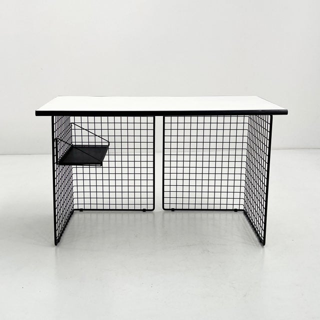 Black Wire Writing Desk, 1980s, in Good conditions. Designed 1980 to 1989