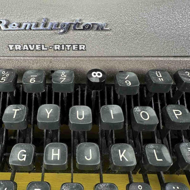 Vintage Travel-Riter Typewriter from Remington For Sale - Image 3 of 8