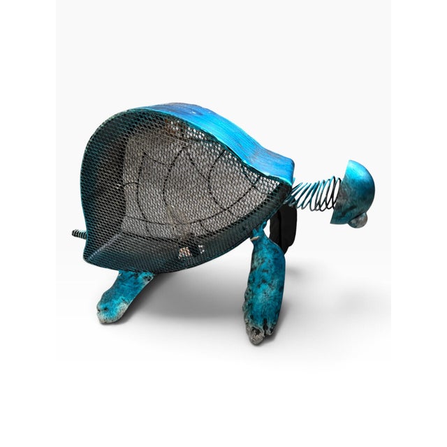 1980s Vintage Turquoise Metal Turtle Table Lamp | Sculptural Wire Mesh Accent Light For Sale - Image 5 of 5