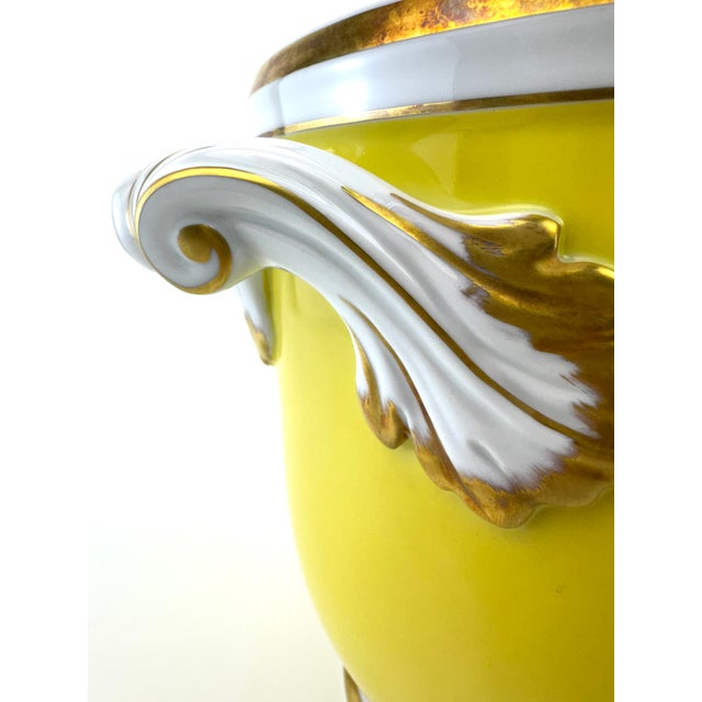 Mottahedeh Vintage Mottahedeh Yellow Porcelain Cachepot With Gilt Rococo Handles For Sale - Image 4 of 11