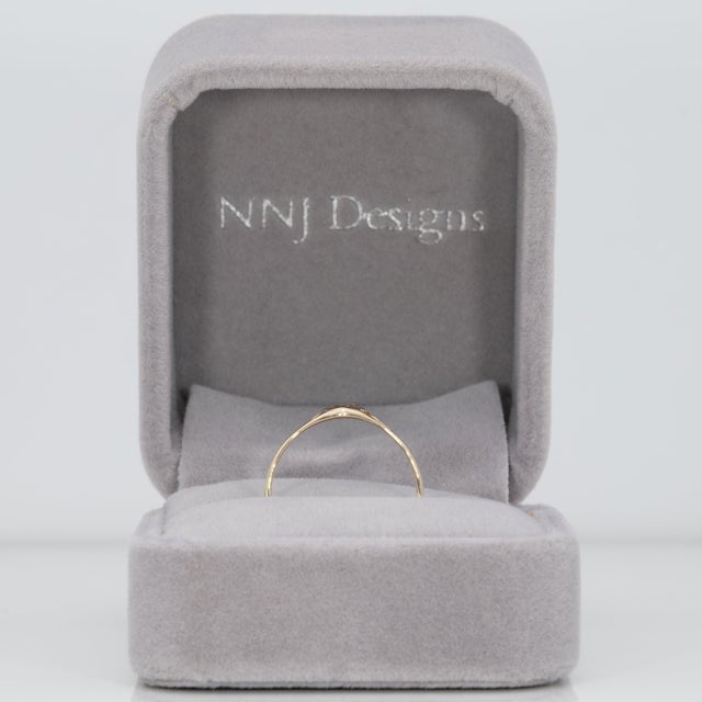 Solid 10k Gold Heart-Shaped Estate Band Ring - Heart Gold Ring, Size 7 For Sale - Image 4 of 6