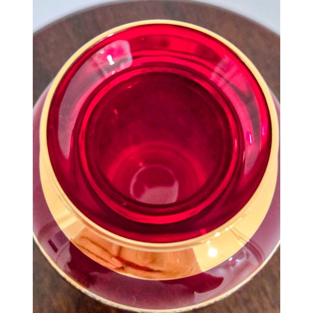 Vintage Vecchia Murano-Style Ruby Red Glass Bud Vase – Vr Winged Lion Mark, 24k Gold Trim, Bohemian Art Glass For Sale In Dallas - Image 6 of 9