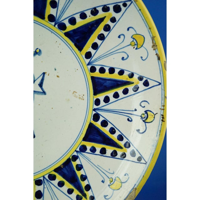 Antique Italian Ceramic Plate with Noble Coat of Arms from Montelupo Manufacture, 1700s For Sale - Image 4 of 18