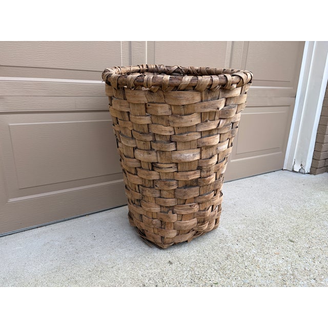 Wood 19th-Century French Splint Oak Harvest Basket With Original Weathered Patina For Sale - Image 7 of 13