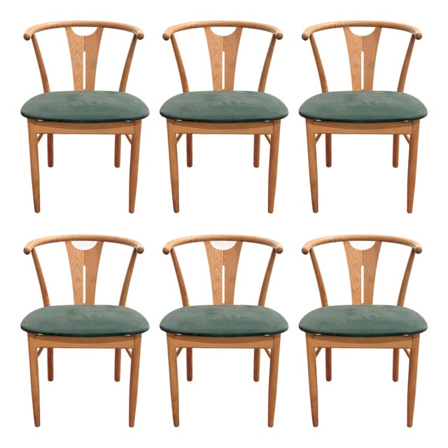 Late 20th Century Danish Modern Oak Dining Chairs Attrib. K. Høffer-Larsen For Sale