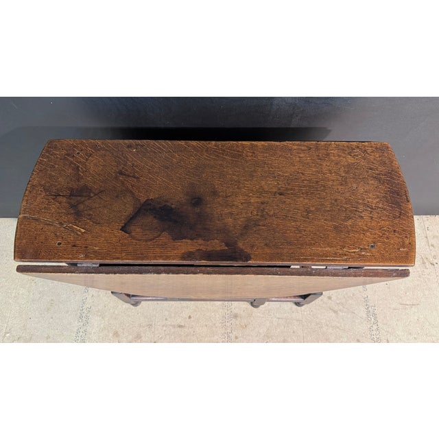 18th Century Oak Gate Leg Table, 1780 For Sale - Image 3 of 16
