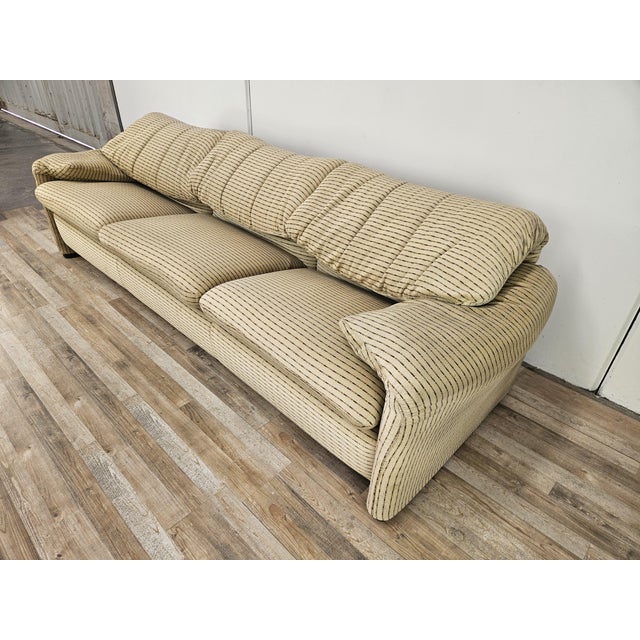 Maralunga Three-Seater Fabric Sofa by Vico Magistretti for Cassina, 1970s For Sale - Image 11 of 18
