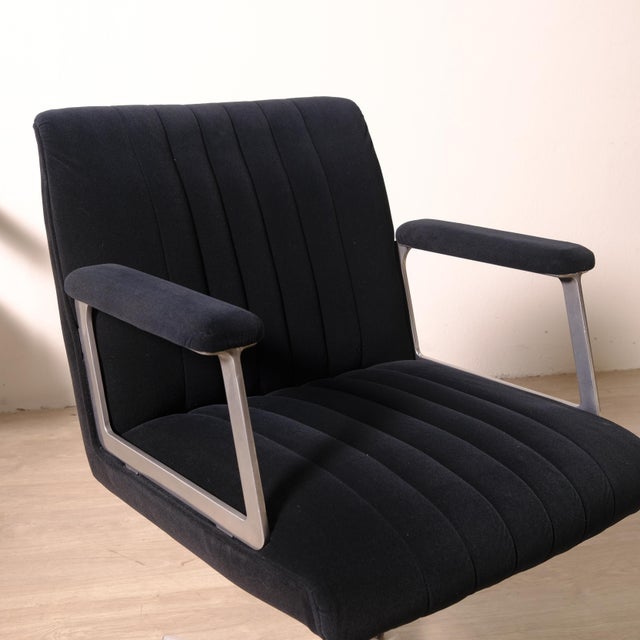 Swivel Desk Chairs in Blue Velvet in the style of Osvaldo Borsani, 1970s, Set of 2 For Sale - Image 13 of 18