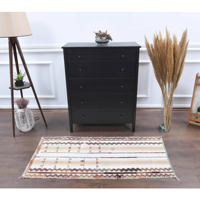 Boho Chic Vintage Turkish Oushak Handmade Wool Cotton White Kilim Runner Rug For Sale - Image 3 of 9