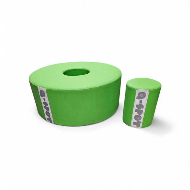 Q-Spot Sitting Donut with Small Stool in Vinyl and Polyether, Set of 2 For Sale - Image 6 of 10