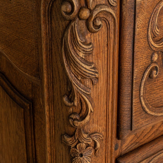1850s French Louis XV Chest of Drawers With Marble Top For Sale - Image 12 of 18