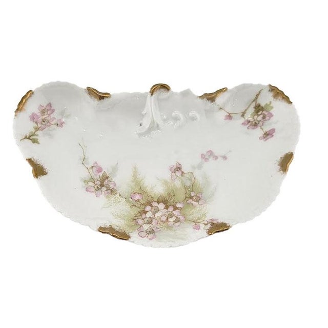 Set of 10 Schleiger 146A by Haviland curved dishes AI Description: This is a Haviland Limoges curved dish in the Schleiger...