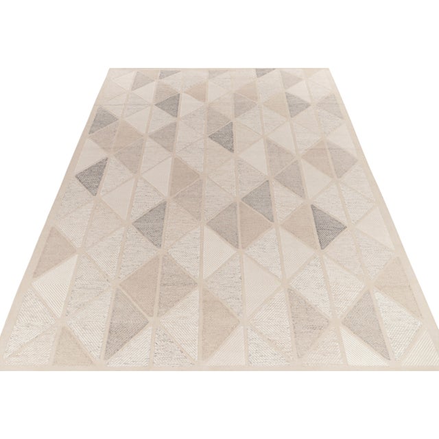 Mid-Century Modern Scandinavian Rug in White, Greige Geometric Pattern by Rug & Kilim 5x8 For Sale - Image 3 of 6