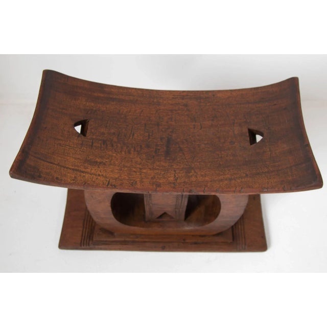 Antique Ashanti Queen Mother Carved Wooden Stool Ghana Africa For Sale - Image 4 of 12
