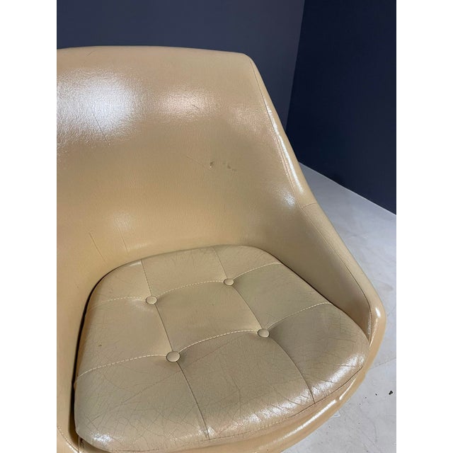 Beige Swivel Chairs with Chrome Pedestal Bases, France, 1970s, Set of 2 For Sale - Image 13 of 15