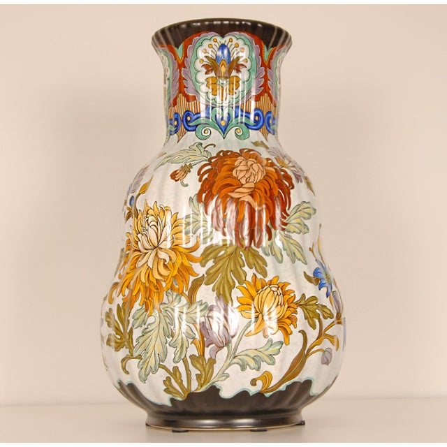 Mid-Century Modern Art Deco Hand-Painted Delft Tal Gourd Vase Floor Vase from Gouda Pottery, 1940s For Sale - Image 3 of 15
