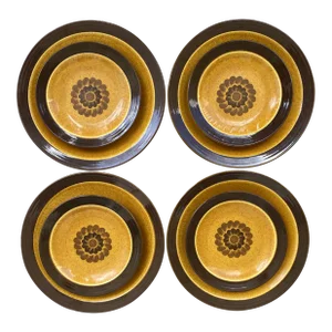 1970s Homer Laughlin, Apollo, Stoneware, Dinner Plates and Salad Plates Set- 8 Pieces