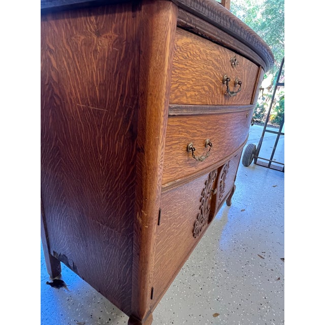 Early 20th Century Early 20th Century Quarter-Sawn Tiger Oak Sideboard With Carved Crest, Beveled Mirror and Turned Columns For Sale - Image 5 of 8