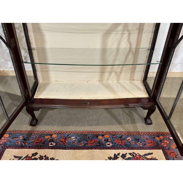 Early 20th Century English Mahogany Display Cabinet, 1930s For Sale - Image 5 of 17