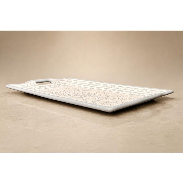 Off-white Large "Hummingbird" Decorative Tray, Lacquered Wood, Ensamble Artesano, 2024 For Sale - Image 8 of 12