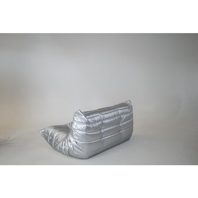 Togo Three-Seater Sofa in Silver Skai by Michel Ducaroy for Ligne Roset For Sale - Image 5 of 10