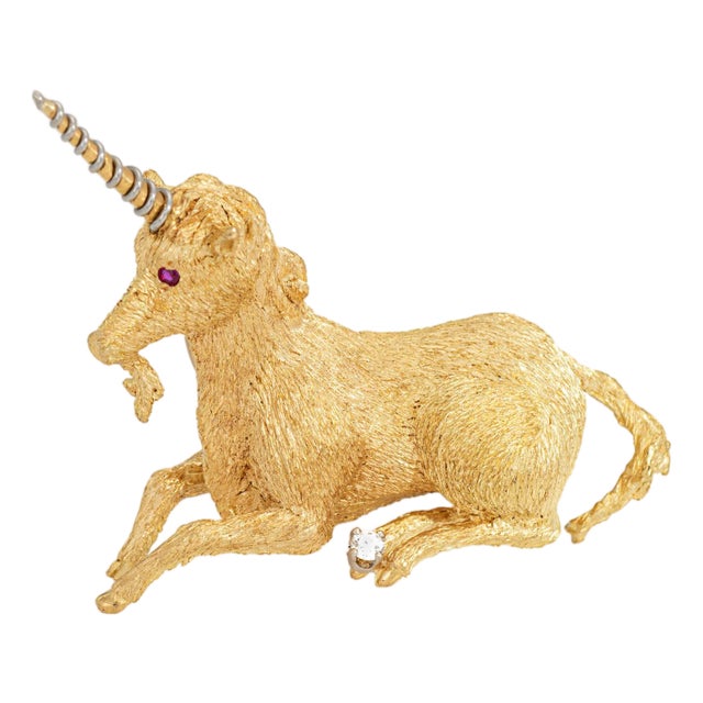 70s Vintage Unicorn Pendant Diamond 18k Yellow Gold Estate Fine Animal Jewelry For Sale