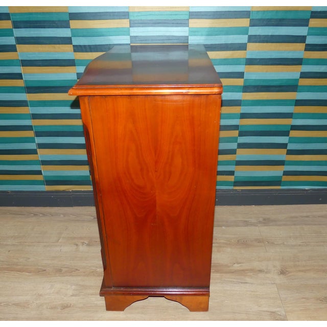 Georgian Chippendale Serpentine Chest of Drawers, 1970s For Sale - Image 12 of 15