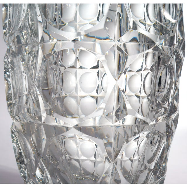 1930s Saint Louis Facet-Cut Crystal Vase or Ice Bucket – France Circa 1930–1950 – Art Deco Wine Chiller or Centerpiece – Signed Vintage French Crystal For Sale In Washington DC - Image 6 of 9
