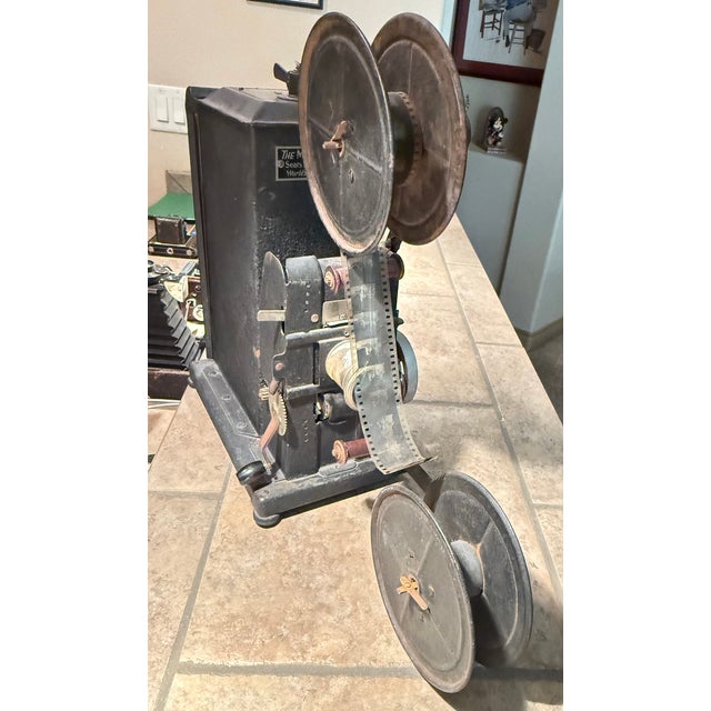 Sears, Roebuck & Compnay Rare 1930s Vintage Sears, Roebuck & Co. “The Movie King” 16mm Silent Film Projector For Sale - Image 4 of 6