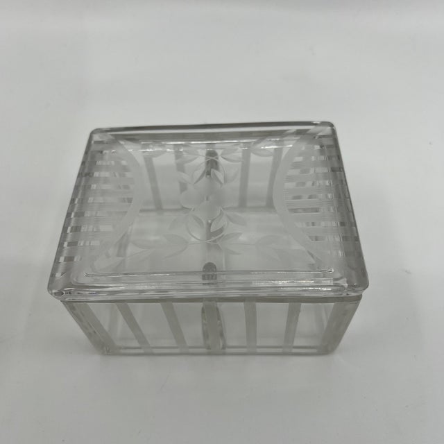 1940s Vintage, American Brilliant Period Glass Vanity Box For Sale - Image 9 of 12