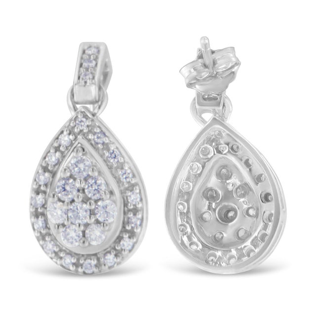 Add some shine and sparkle to your gorgeous look with this pair of dazzling earrings. Fashioned in a teardrop shape, the...