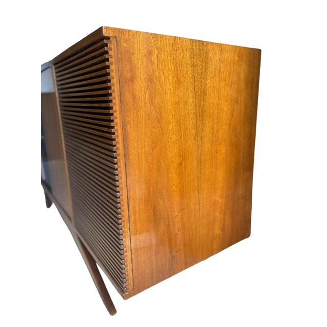 Mid Century Modern Sculptural Credenza / Stereo Cabinet For Sale - Image 11 of 13