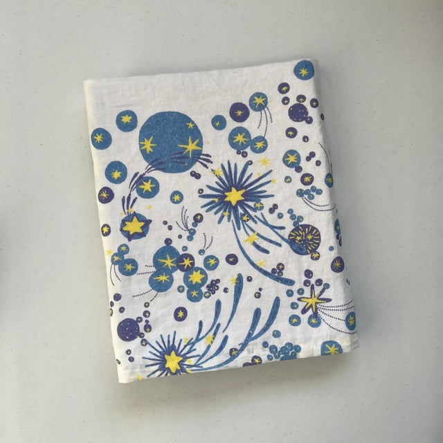 Solaris Stars European White Linen Small Tablecloth | Lizzet Frausto For Sale - Image 4 of 7