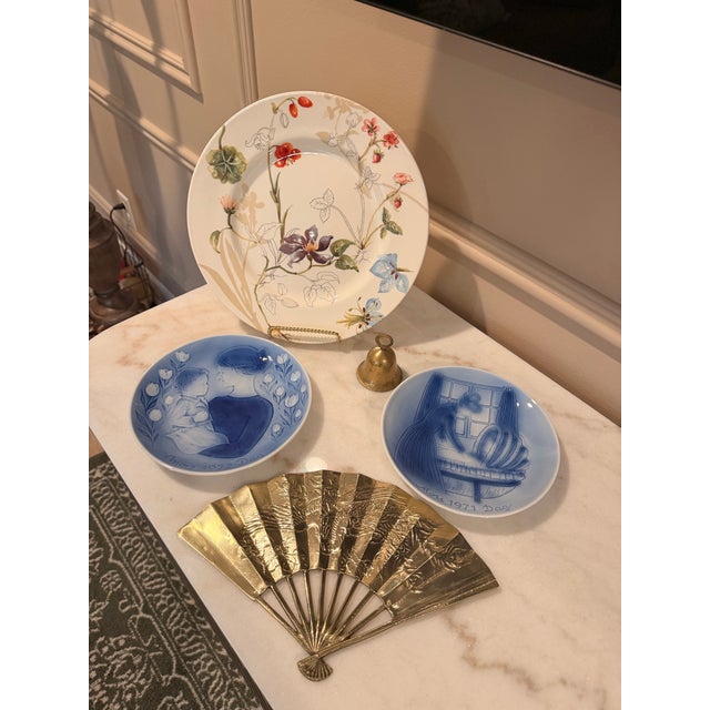 Ceramic Vintage 1971–1972 Desirée Denmark Old Copenhagen Blue Mother’s Day Porcelain Plates – Set of 2 For Sale - Image 7 of 7