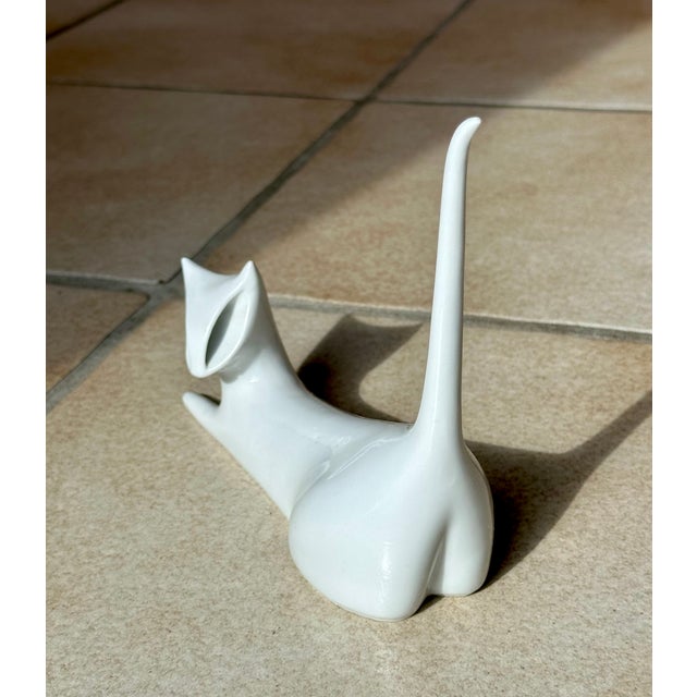 Early Edition Porcelain Brussels Series Cat Sculpture by Jaroslav Jezek for Royal Dux Bohemia, Former Czechoslovakia, 1960s For Sale - Image 4 of 16