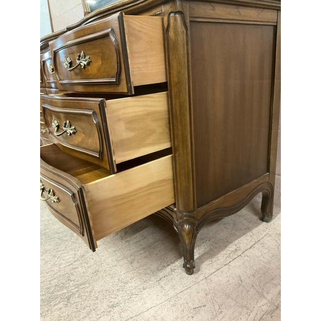 Mid-Century Thomasville French Provincial 9-Drawer Dresser & Mirror For Sale - Image 10 of 16