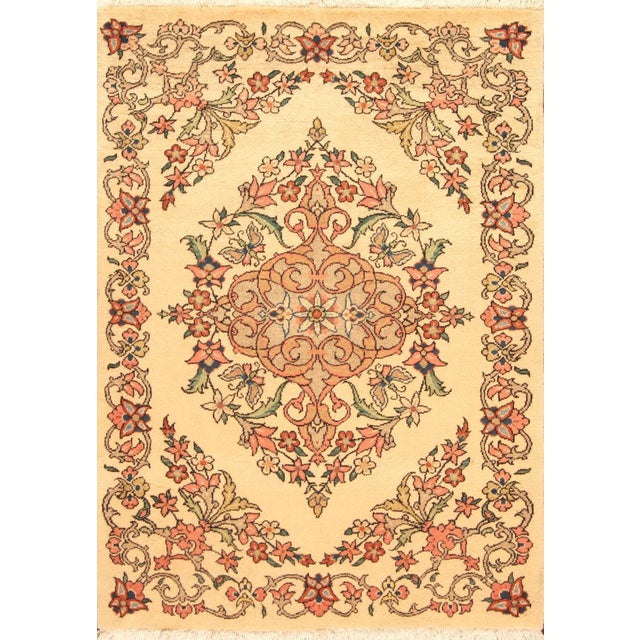 Middle Eastern Rug in Wool For Sale