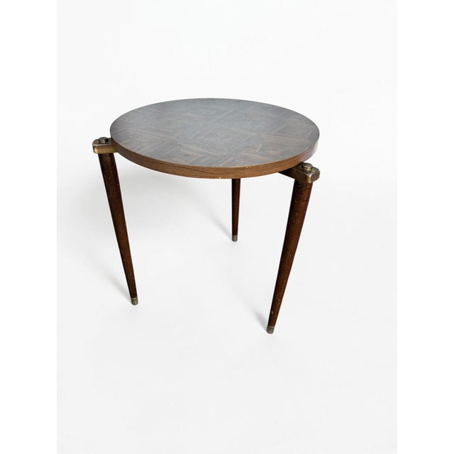 Mid-Century Modern 1960s Vintage Mid Century Laminate Top Round Side Accent Table For Sale - Image 3 of 7