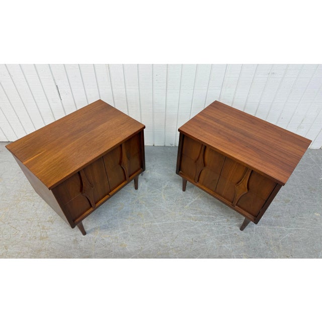 1960s Mid-Century Modern Walnut Nightstands - Set of 2 For Sale - Image 5 of 8